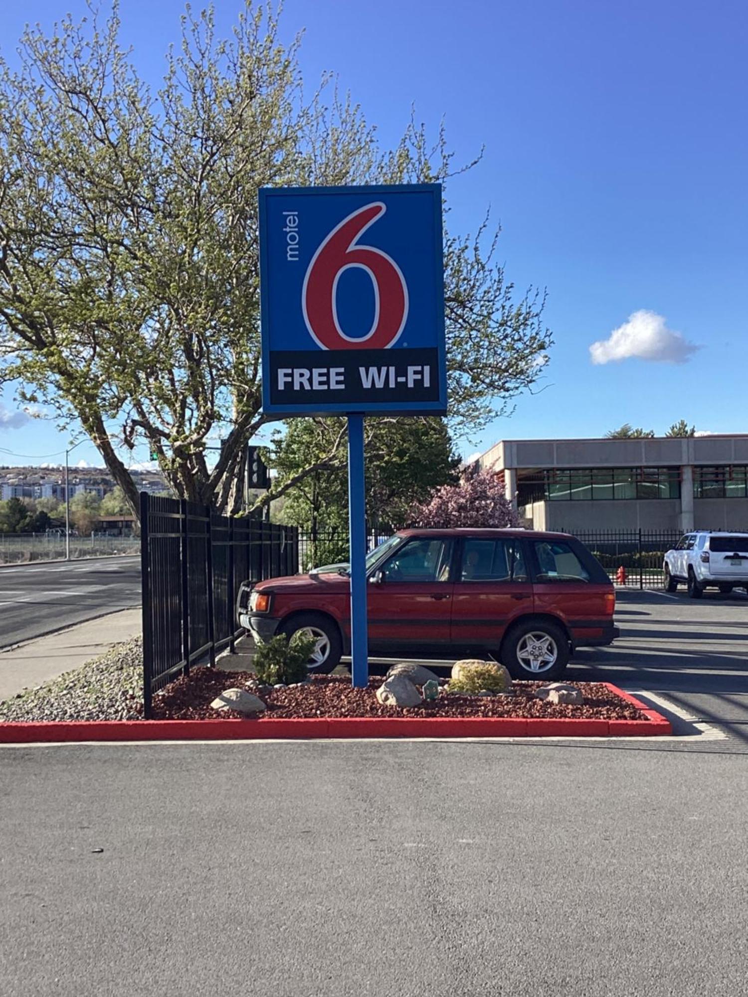 Motel 6-Reno, Nv - Livestock Events Center Экстерьер фото